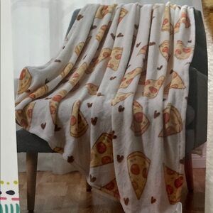 Plush Throw Blanket - Fun Pizza design